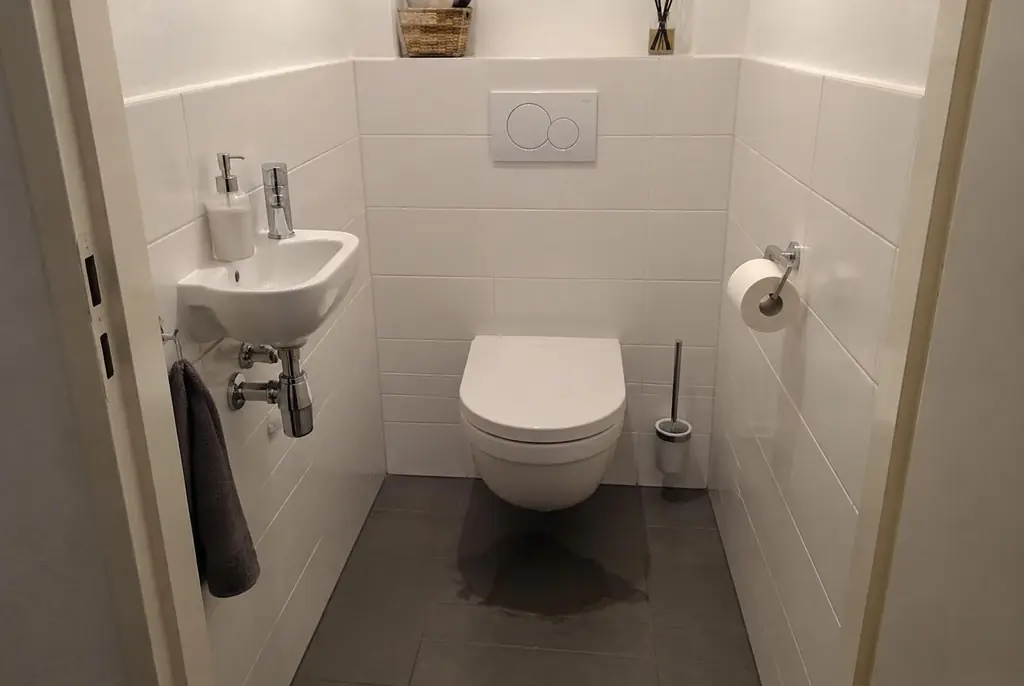Lekdetectie Leusden – natte vloer bij een toilet